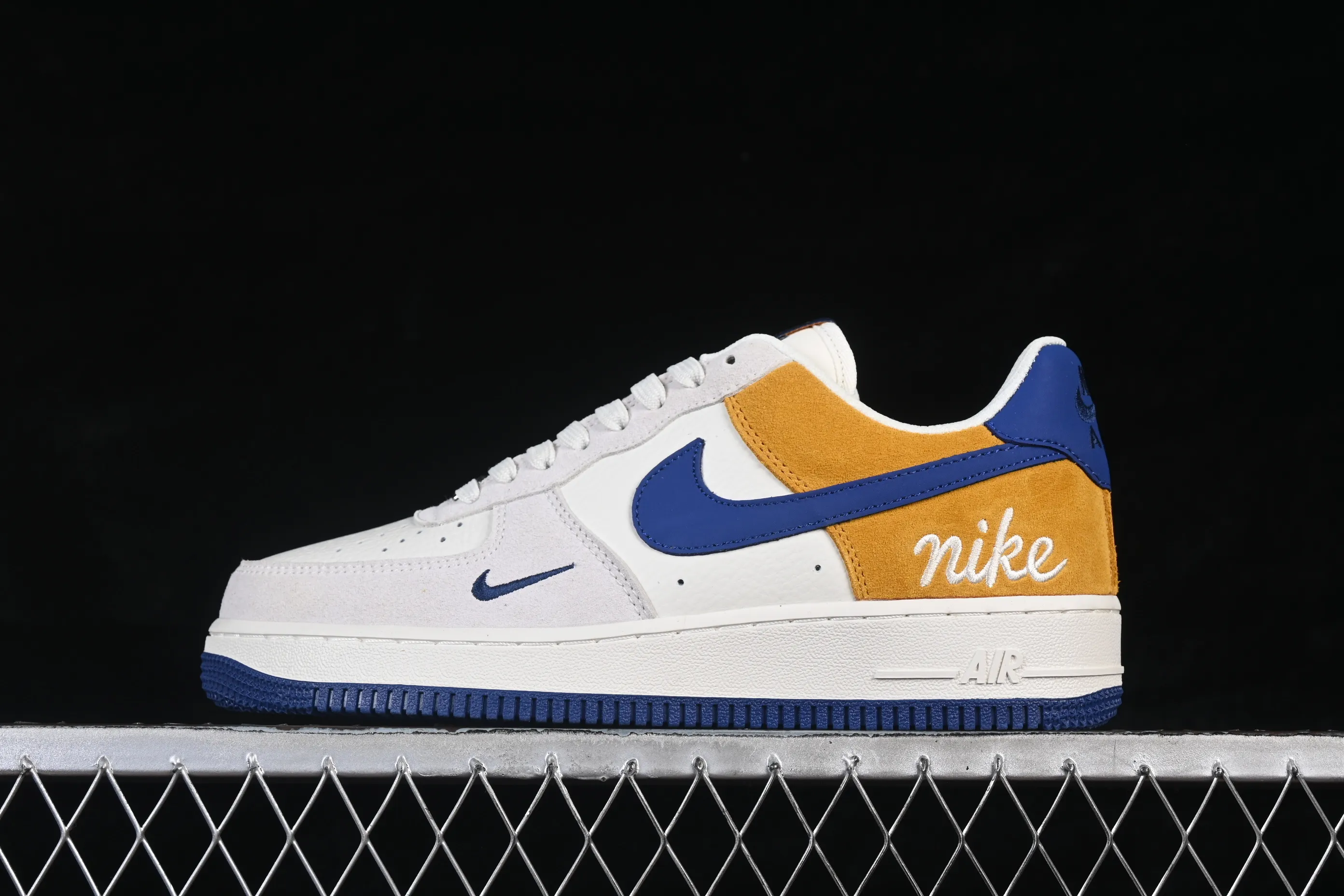 All categories Nk Air Force 1 Air Force series Nk Air Force 1 Low Air Force low-top Nike Air Force 1'07 Low White, gray, brown and blue stitching Air Force 1 low-top casual sneakers HF2794-100